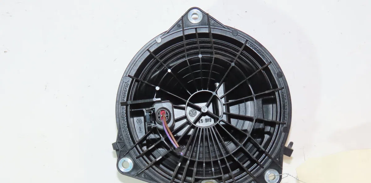 Poignee ext hayon Volkswagen GOLF VII (5G1, BQ1, BE1, BE2) 2.0 tdi (2012-2020) 5 portes occasion