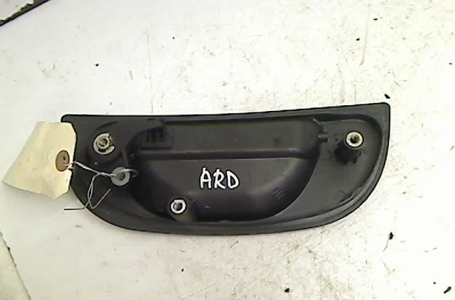 Poignee ext porte ard Alfa romeo 147 (937_) 1.6 16v t.spark eco (937.axa1a, 937.bxa1a) (2001-2010) occasion