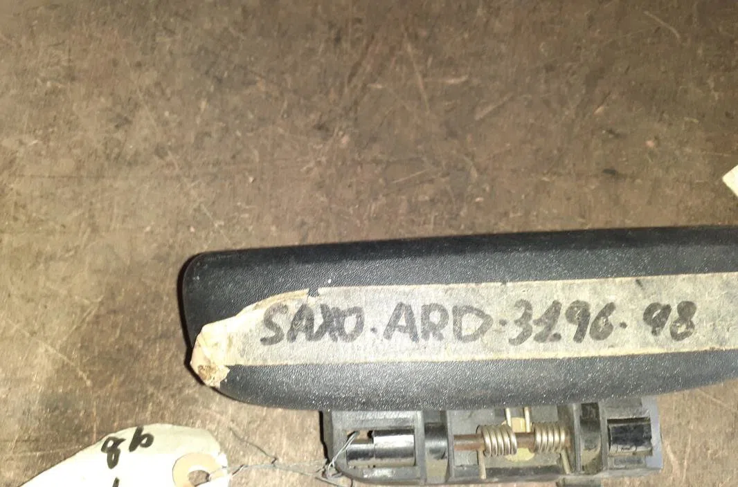 Poignee ext porte ard Citroen SAXO (S0, S1) 1.5 d (1996-2001) 5 portes occasion