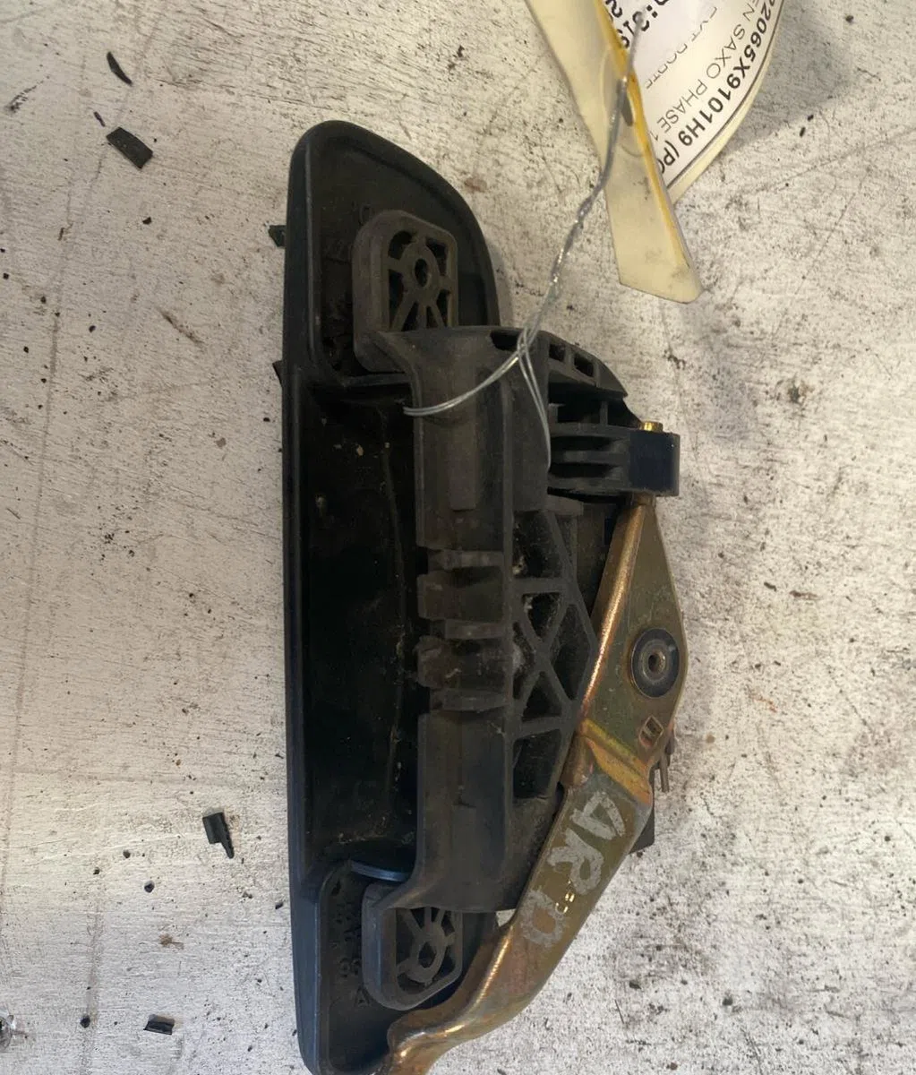 Poignee ext porte ard Citroen SAXO (S0, S1) 1.5 d (1996-2001) 5 portes occasion