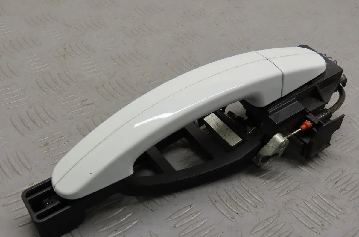Poignee ext porte ard Ford C-MAX II (DXA-CB7, DXA-CEU) 1.6 tdci (2010-2019) 5 portes occasion