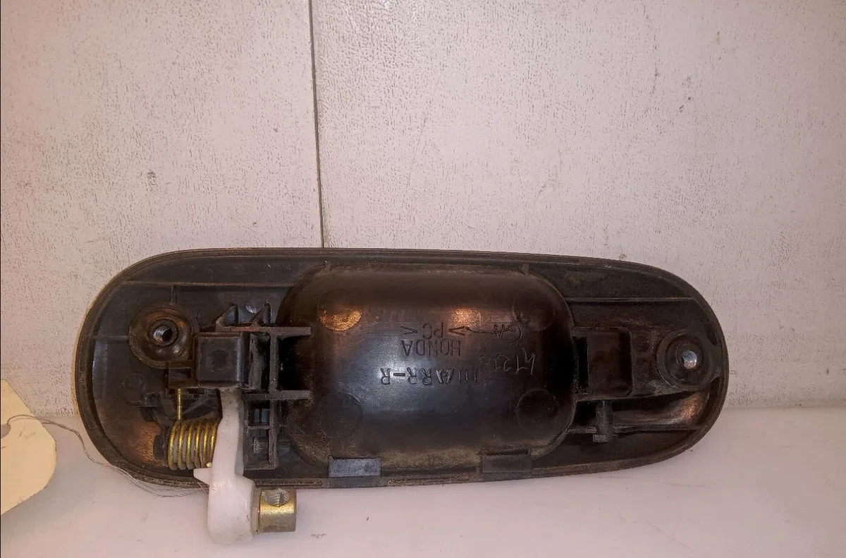 Poignee ext porte ard Honda CR-V I (RD) 2.0 16v 4wd (rd1, rd3) (1995-2001) occasion