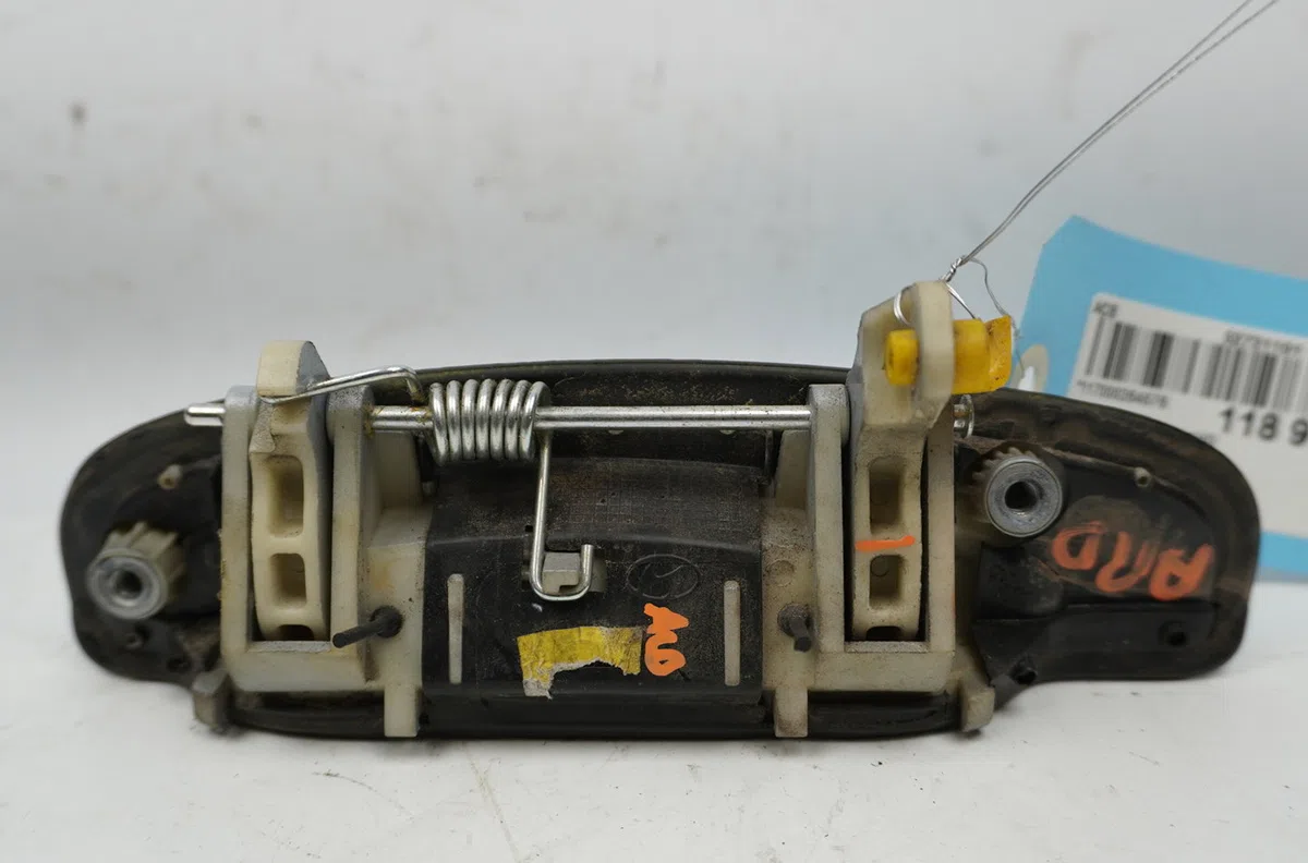 Poignee ext porte ard Hyundai GETZ (TB) 1.6 (2002-2005) occasion