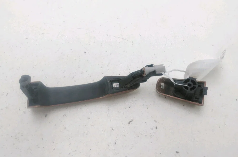 Poignee ext porte ard Land rover RANGE ROVER EVOQUE (L538) 2.2 d 4x4 (2011-2019) occasion