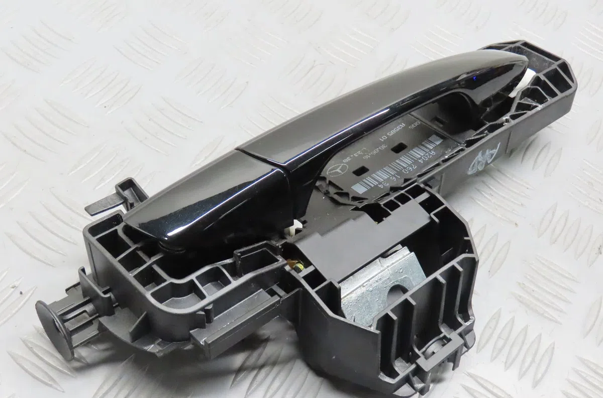 Poignee ext porte ard Mercedes-benz CLASSE A (W176) A 180 (176.042) (2012-2018) occasion