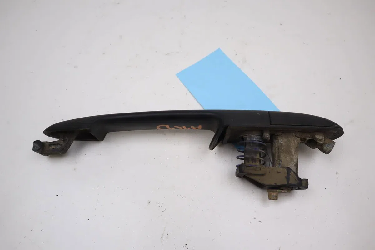 Poignee ext porte ard Mercedes-benz VITO - MIXTO Camionnette (W639) 109 cdi (639.601, 639.603, 639.605) (2003) occasion