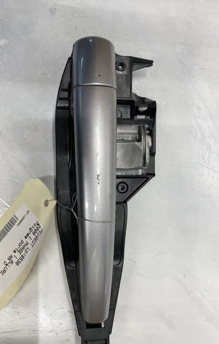 Poignee ext porte ard Peugeot 2008 I (CU_) 1.2 thp 110 - puretech 110 (2015) 5 portes occasion