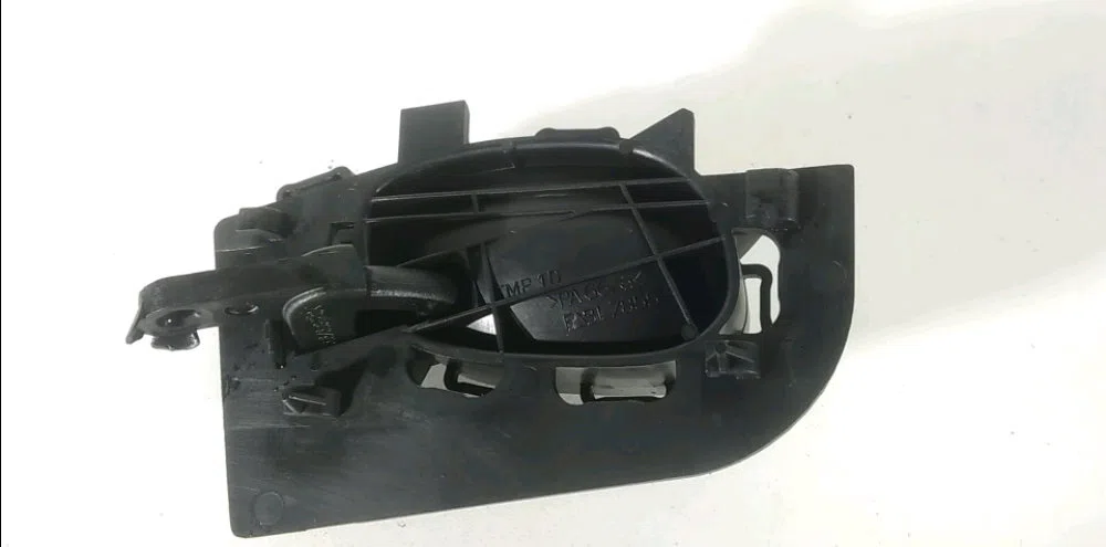 Poignee ext porte ard Peugeot 206 (2L_, 2M_) 1.1 (2009-2013) occasion