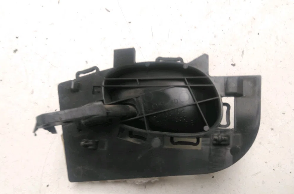 Poignee ext porte ard Peugeot 206 3-5 portes (2A-C) 2.0 hdi 90 (1999-2009) 5 portes occasion
