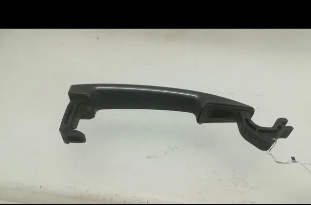 Poignee ext porte ard Peugeot 207-207 (WA_, WC_) 1.4 hdi (2006-2015) 5 portes occasion