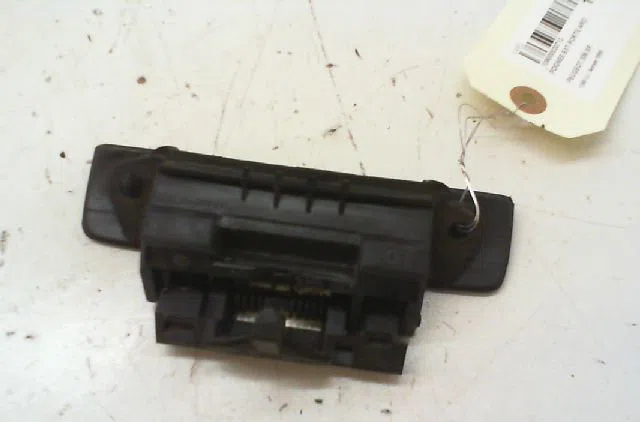 Poignee ext porte ard Peugeot 306 3-5 portes (7A, 7C, N3, N5) 1.4 (1993-2001) 5 portes occasion