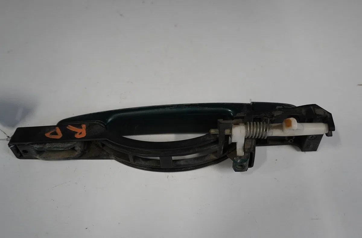 Poignee ext porte ard Peugeot 307 (3A-C) 2.0 hdi 110 (2000-2007) occasion