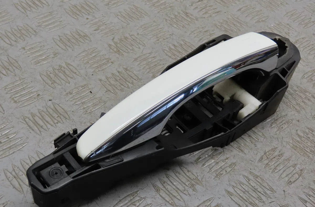 Poignee ext porte ard Peugeot 508 SW I (8E_) 2.0 hdi (2010-2018) occasion