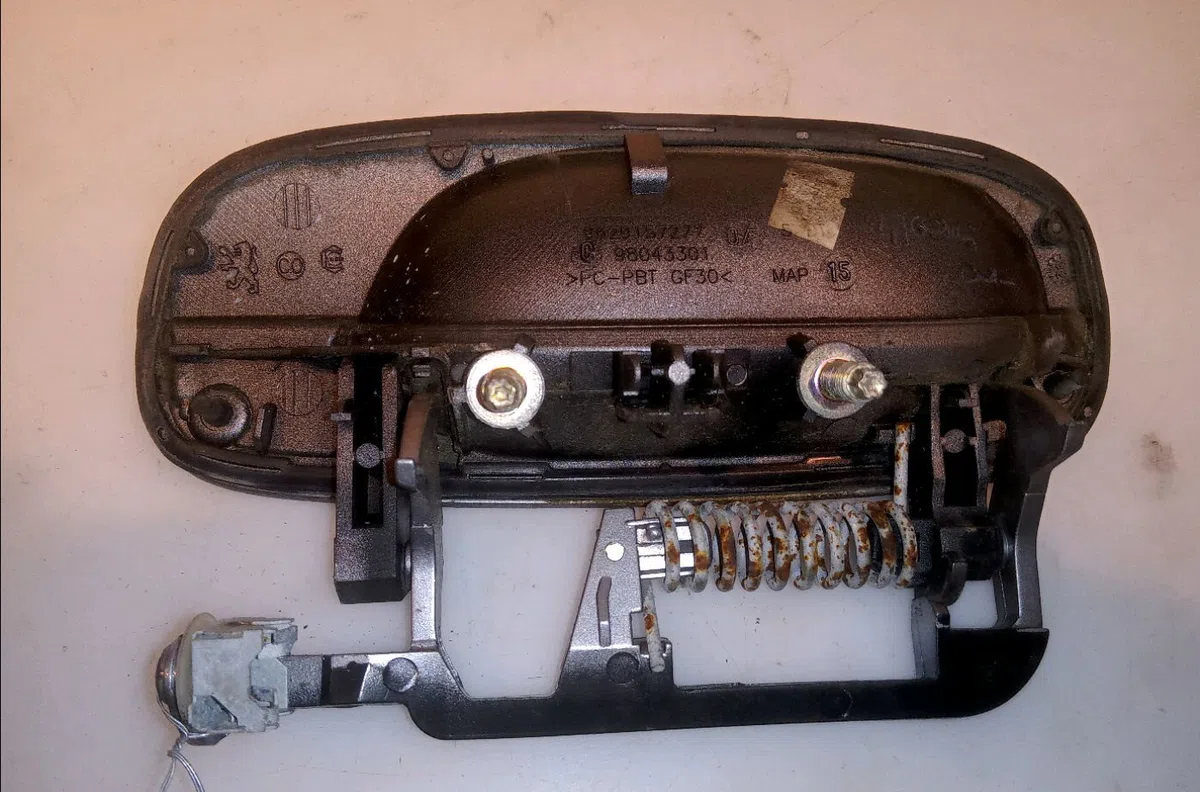 Poignee ext porte ard Peugeot 607 (9D, 9U) 3.0 v6 24v (2000-2004) occasion