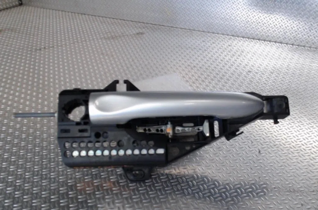 Poignee ext porte ard RENAULT CAPTUR 1  0 occasion