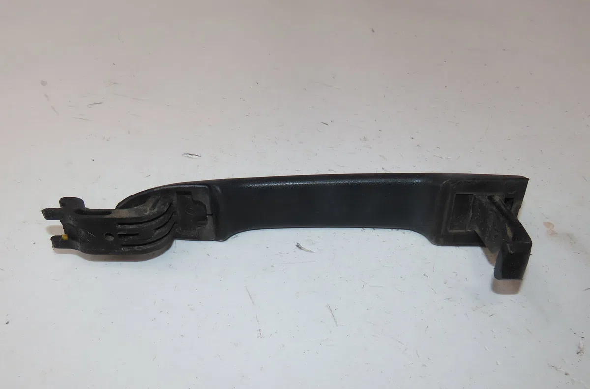 Poignee ext porte ard Renault CLIO III (BR0-1, CR0-1) 1.2 16v (br02, br0j, br11, cr02, cr0j, cr11) (2005-2014) 5 portes 