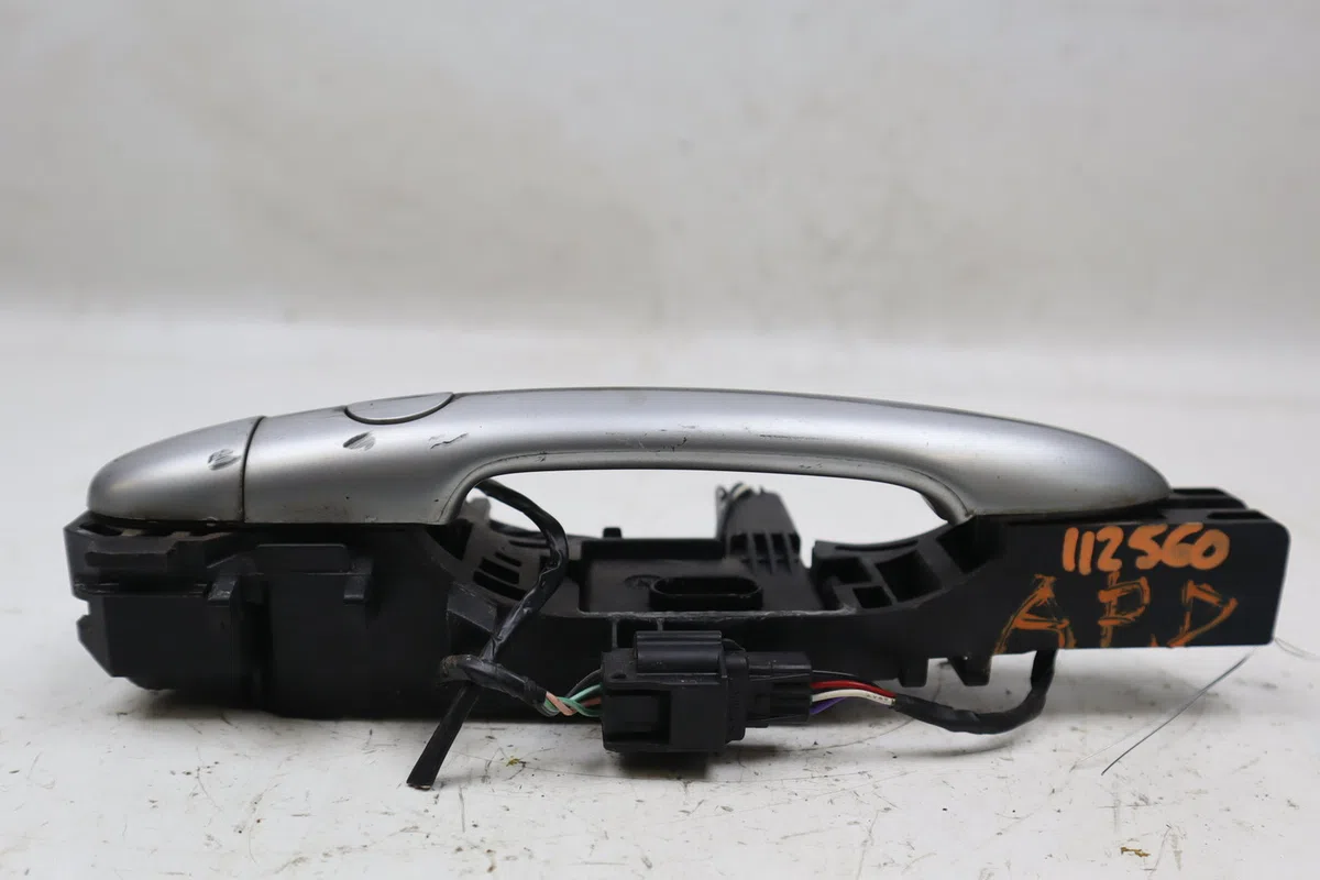 Poignee ext porte ard Renault SCÉNIC II (JM0-1_) 1.5 dci (jm1e, jm16) (2005-2008) 5 portes occasion
