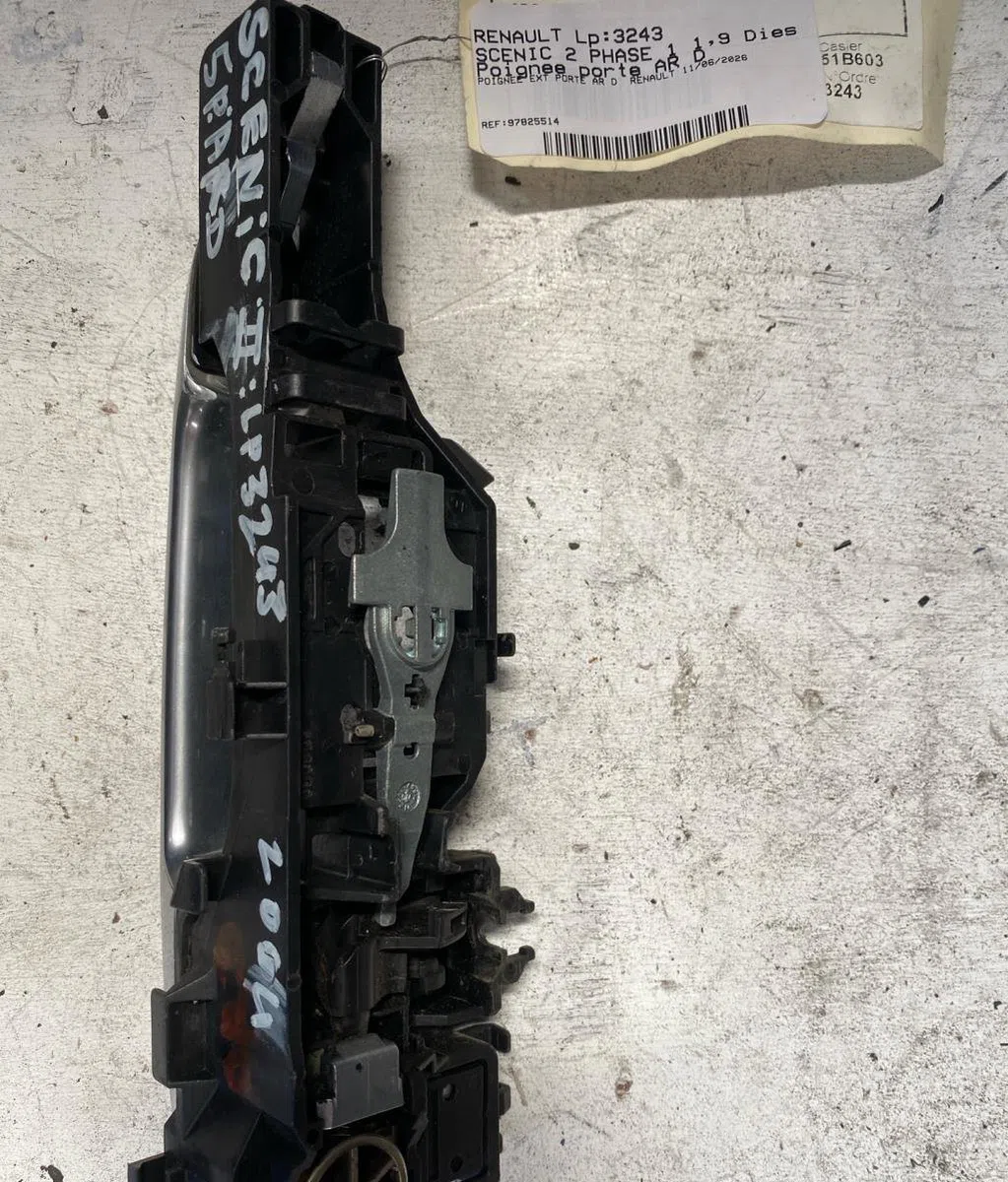 Poignee ext porte ard Renault SCÉNIC II (JM0-1_) 1.9 dci (jm0g, jm12, jm1g, jm2c) (2003-2006) occasion