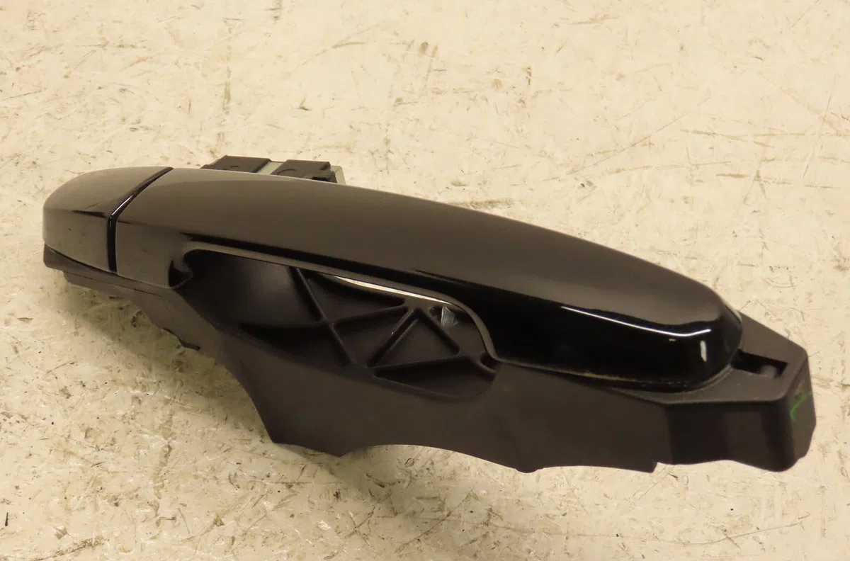 Poignee ext porte ard Toyota AYGO (_B4_) 1.0 (kgb40) (2014) occasion