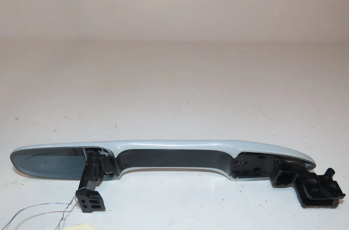 Poignee ext porte ard Toyota COROLLA Break (_E21_) 2.0 hybrid (mzeh12) (2019) 5 portes occasion