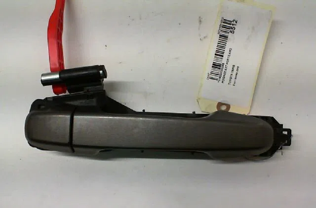Poignee ext porte ard TOYOTA YARIS III Phase 2 06-2014 occasion