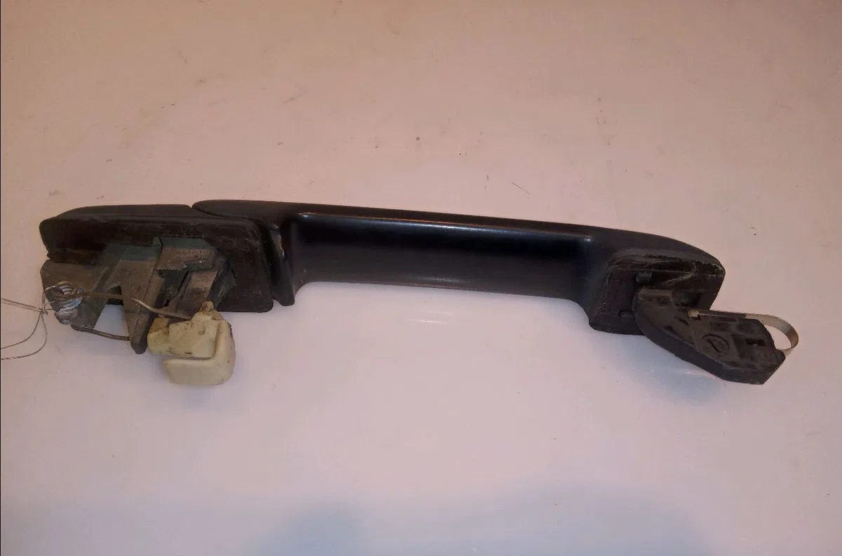 Poignee ext porte ard Volkswagen GOLF III (1H1) 1.9 tdi (1993-1997) occasion