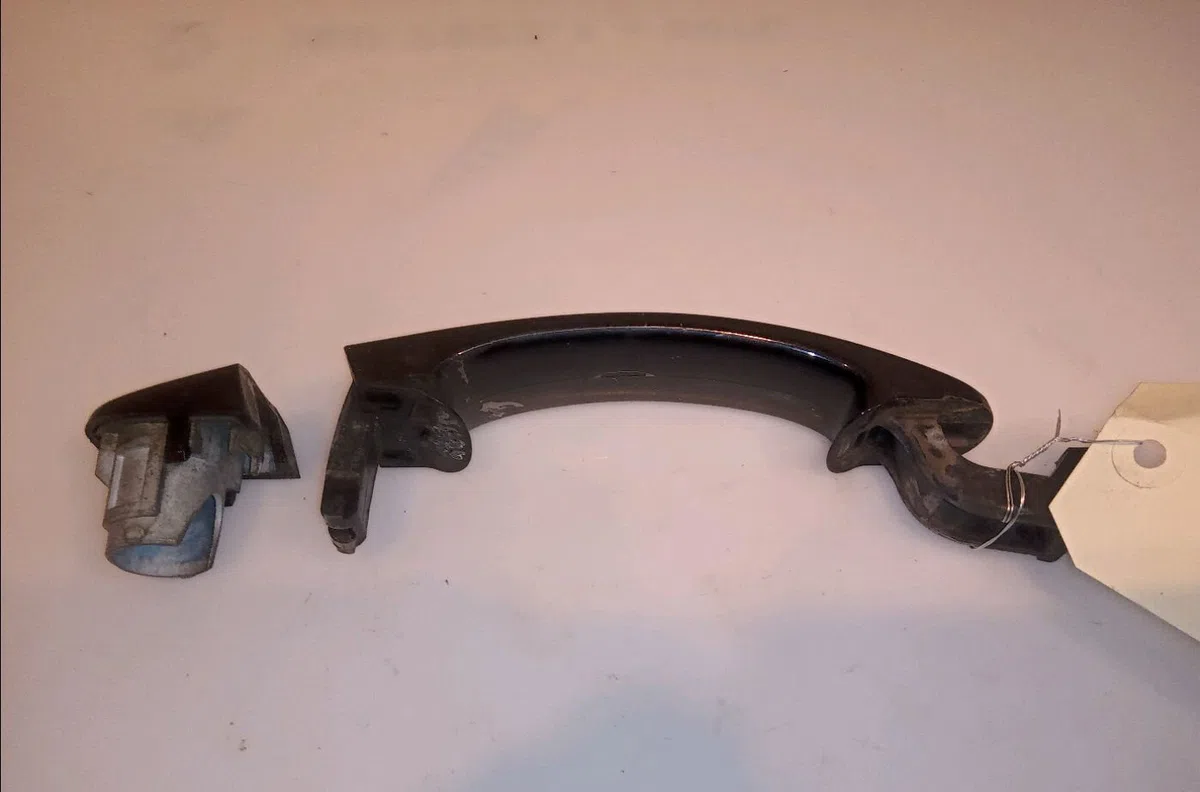 Poignee ext porte ard Volkswagen GOLF V Variant (1K5) 1.9 tdi (2007-2009) occasion
