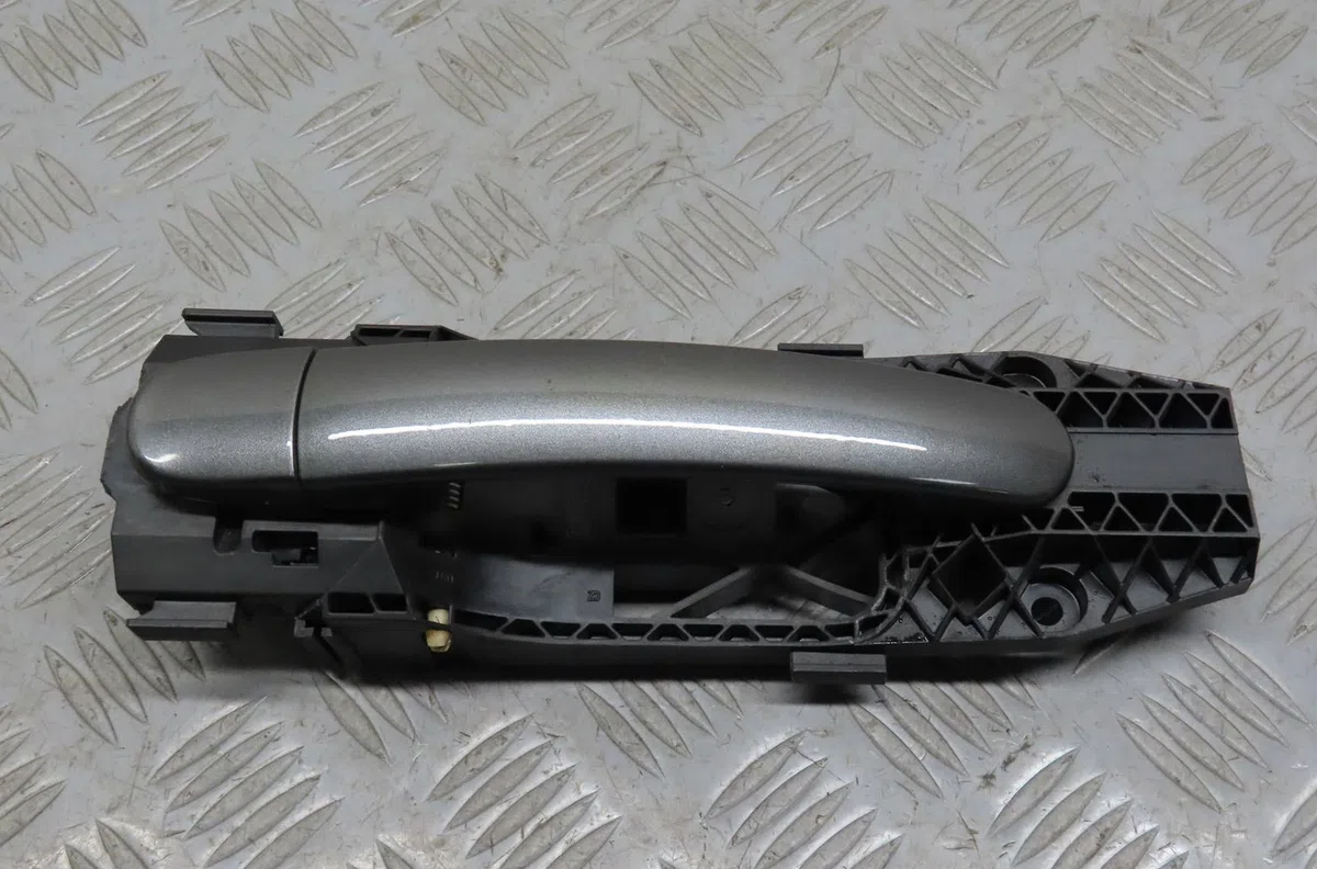 Poignee ext porte ard Volkswagen POLO V (6R1, 6C1) 1.0 (2014) occasion