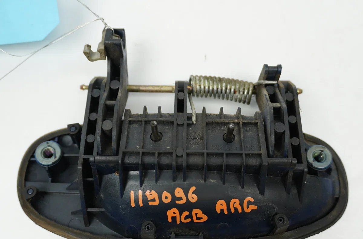 Poignee ext porte arg Chevrolet AVEO - KALOS 3-5 portes (T200) 1.2 lpg (2005-2008) occasion