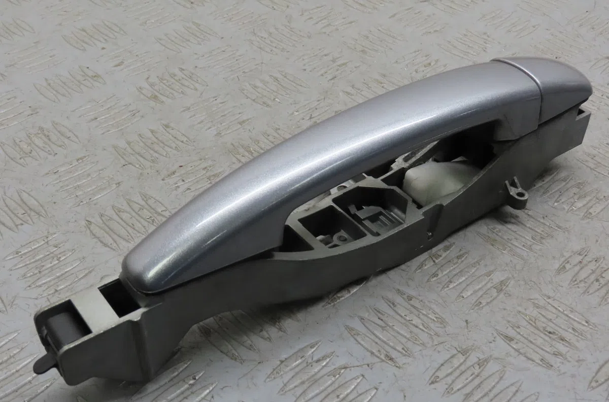 Poignee ext porte arg Peugeot 5008 (0U_, 0E_) 1.6 bluehdi 120 (2014-2017) 5 portes occasion