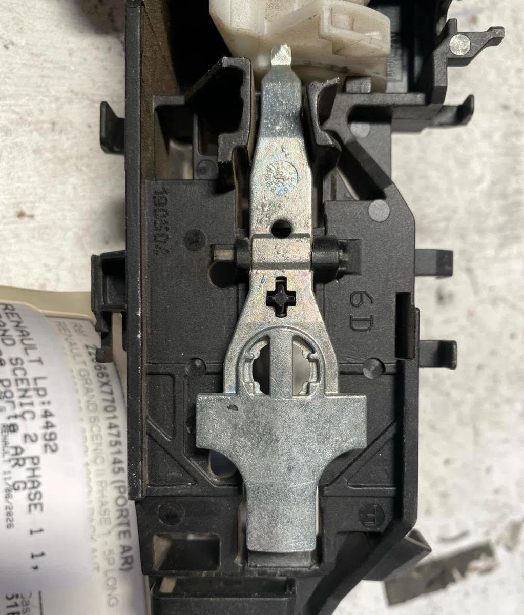 Poignee ext porte arg Renault GRAND SCÉNIC II (JM0-1_) 1.9 dci (jm0g, jm12, jm1g, jm2c) (2004-2006) occasion