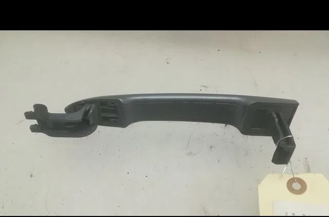 Poignee ext porte arg Renault LAGUNA III (BT0-1) 2.0 dci (bt07, bt0j, bt14, bt1a, bt1s) (2007-2015) 5 portes occasion