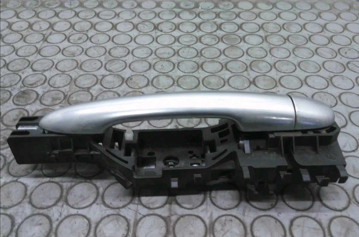 Poignee ext porte arg Renault SCÉNIC II (JM0-1_) 1.5 dci (jm1e, jm16) (2005-2008) 5 portes occasion