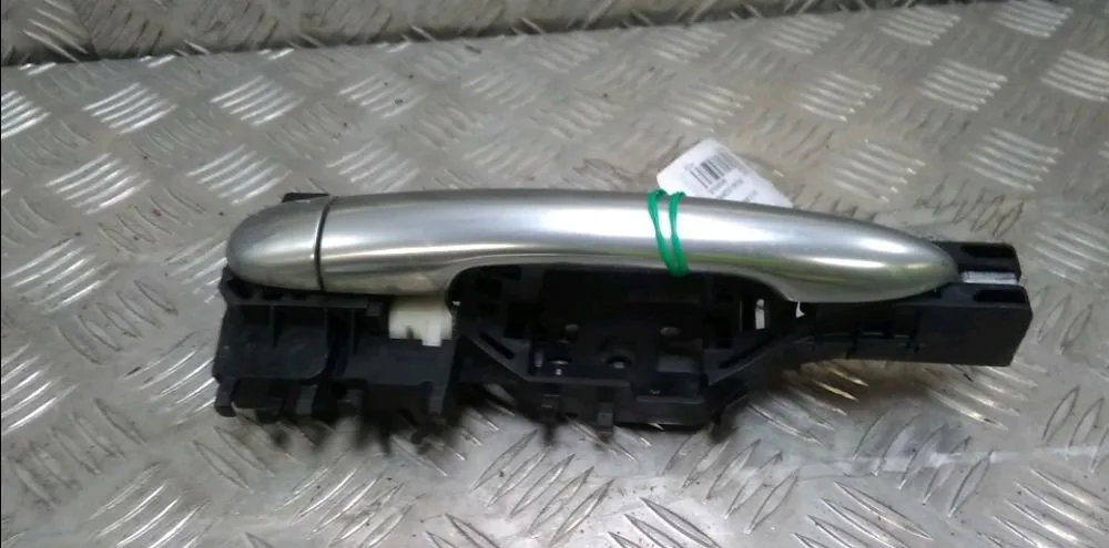 Poignee ext porte arg Renault SCÉNIC II (JM0-1_) 1.5 dci (jm1e, jm16) (2005-2008) 5 portes occasion