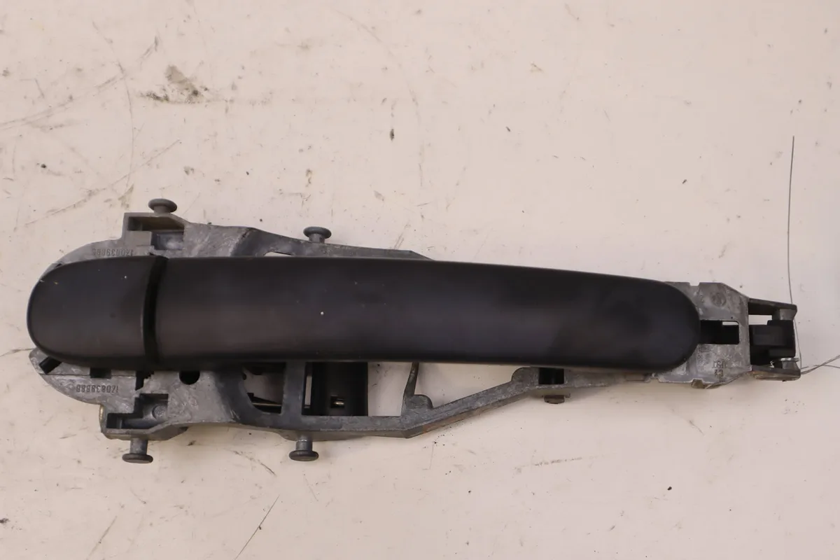 Poignee ext porte arg Volkswagen GOLF V (1K1) 1.4 fsi (2003-2006) occasion