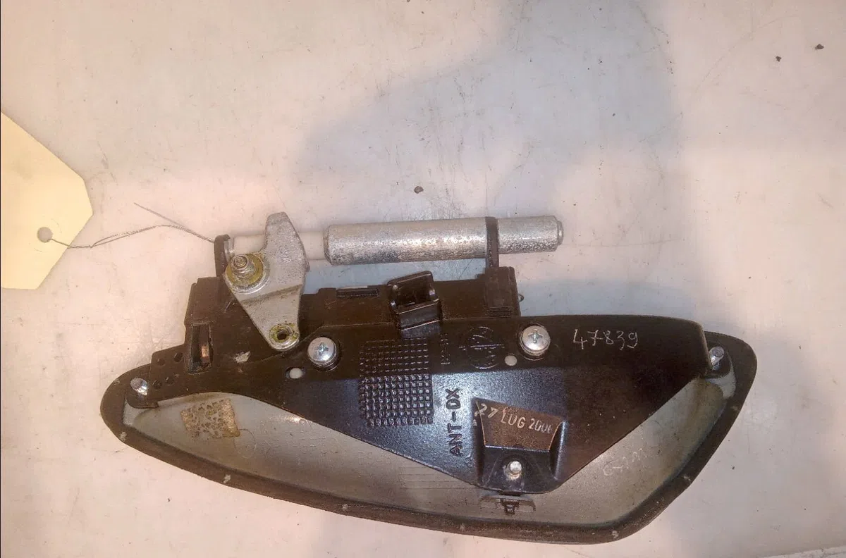 Poignee ext porte avd Alfa romeo 159 Sportwagon (939_) 1.9 jtdm 16v (939bxc1b, 939bxc12) (2006-2011) occasion