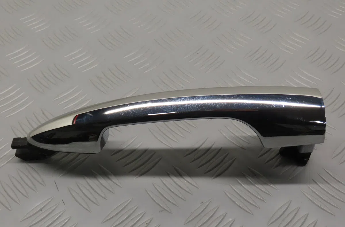 Poignee ext porte avd Alfa romeo MITO (955_) 1.3 multijet (955axh1b, 955axt1a) (2008-2010) 3 portes occasion