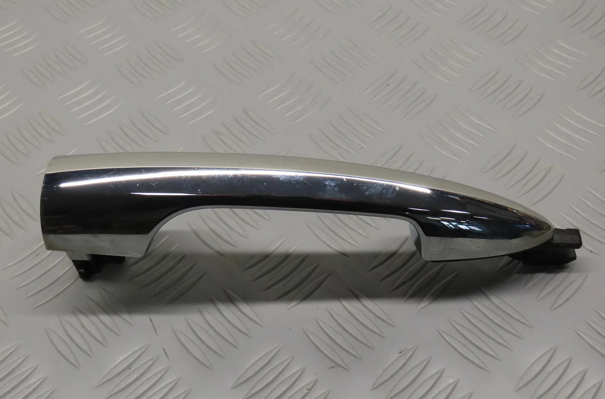 Poignee ext porte avd Alfa romeo MITO (955_) 1.3 multijet (955axh1b, 955axt1a) (2008-2010) 3 portes occasion