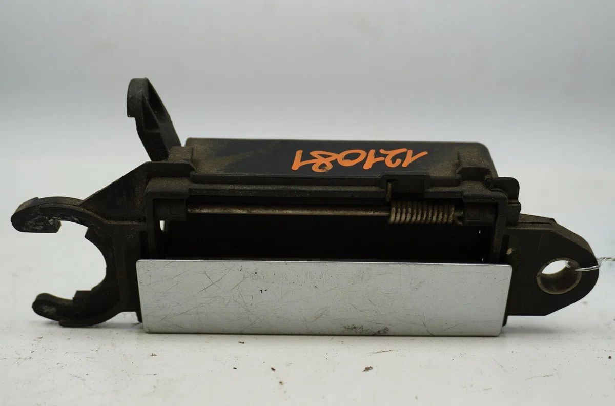 Poignee ext porte avd Audi A4 B5 (8D2) 1.9 tdi (1995-2000) occasion