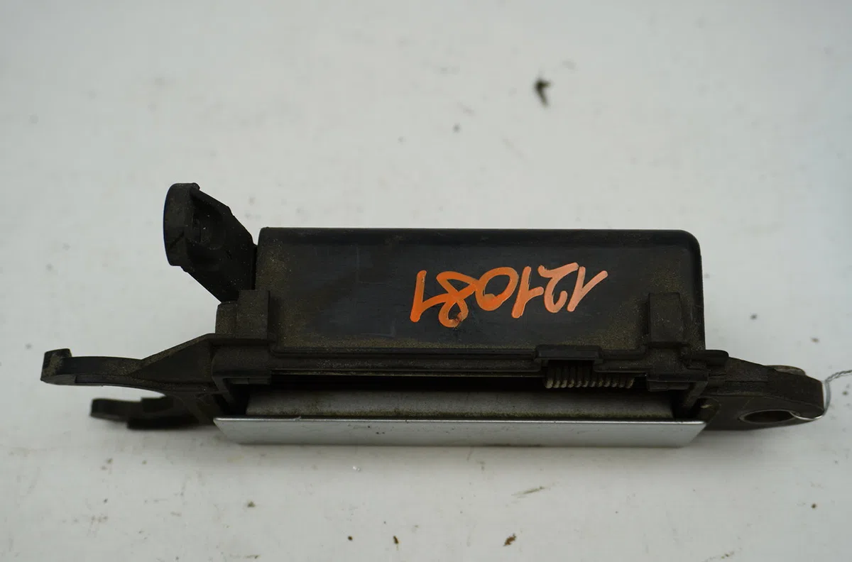 Poignee ext porte avd Audi A4 B5 (8D2) 1.9 tdi (1995-2000) occasion