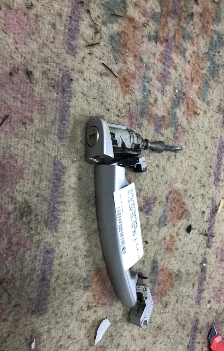 Poignee ext porte avd AUDI TT 2 COUPE PHASE 1 occasion