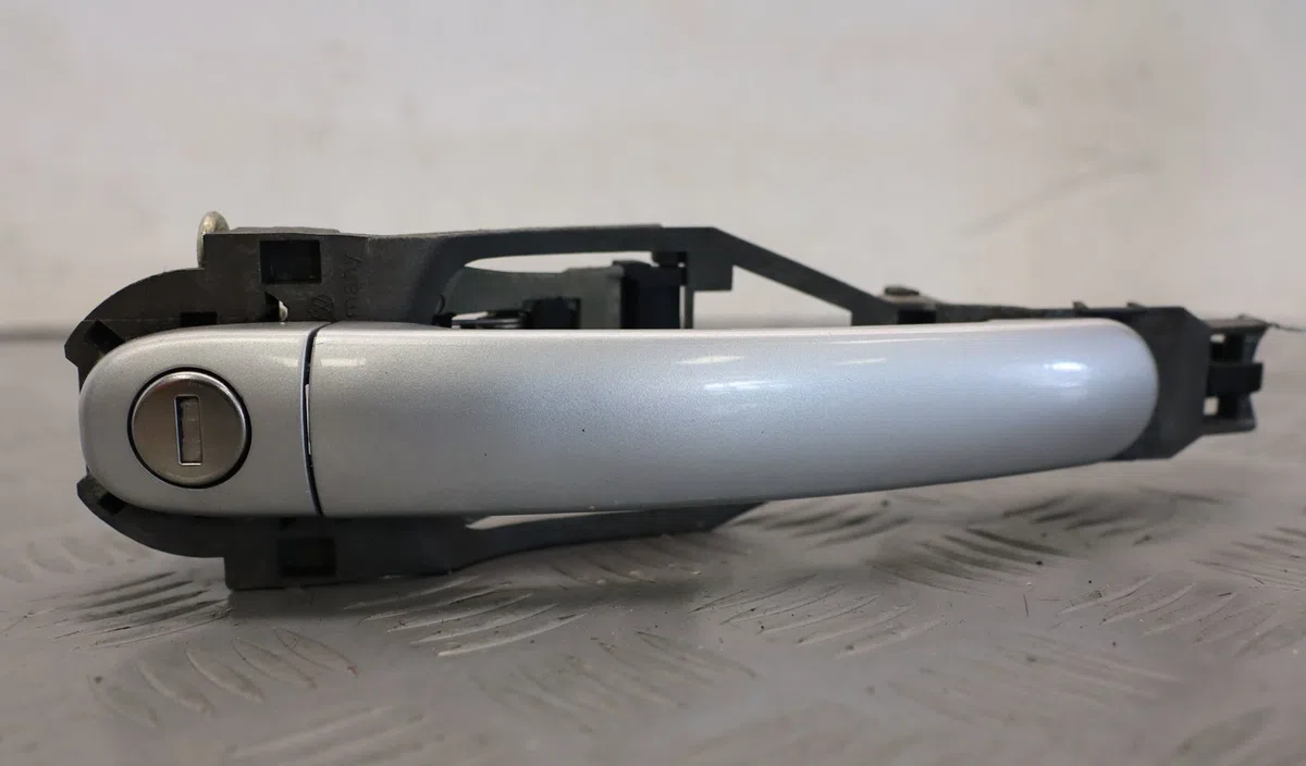 Poignee ext porte avd Audi TT (8N3) 1.8 t quattro (1998-2006) occasion