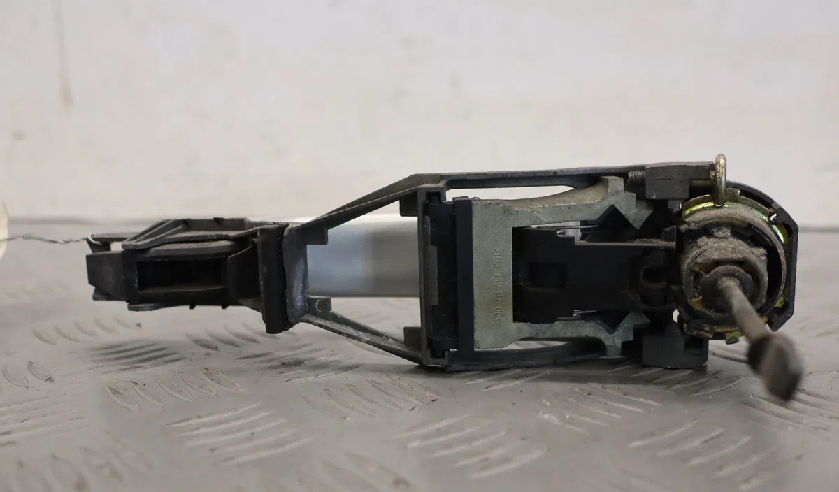 Poignee ext porte avd Audi TT (8N3) 1.8 t quattro (1998-2006) occasion