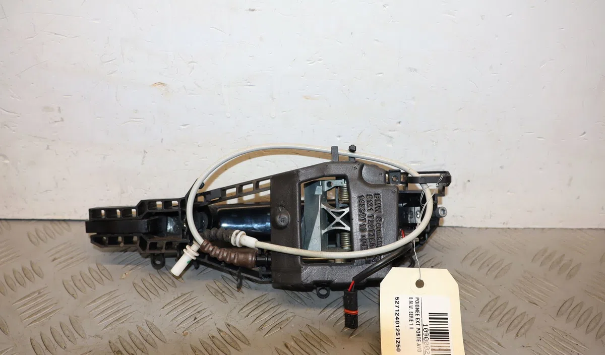 Poignee ext porte avd Bmw 1 (F20) 116 i (2015-2019) occasion