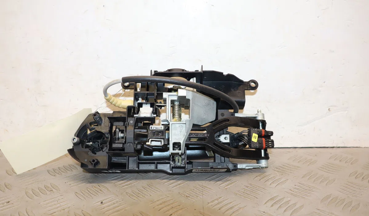 Poignee ext porte avd Bmw 5 (F10) 530 d xdrive (2011-2016) occasion