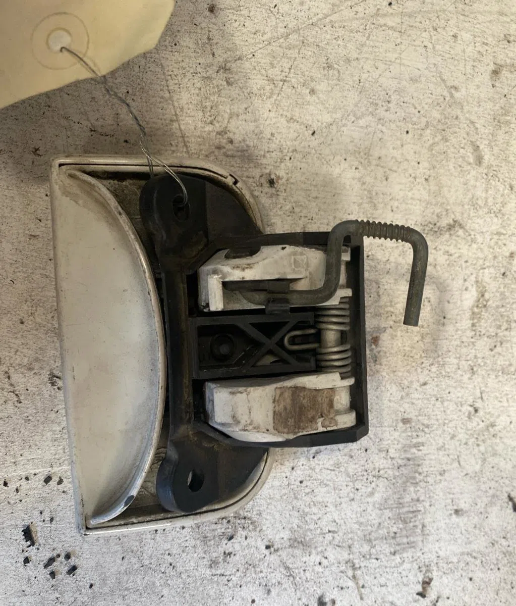 Poignee ext porte avd Citroen SAXO (S0, S1) 1.5 d (1996-2001) 5 portes occasion