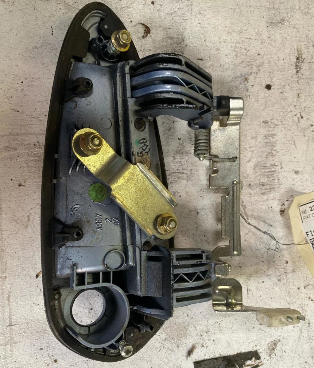 Poignee ext porte avd Fiat GRANDE PUNTO (199_) 1.2 (2005) occasion