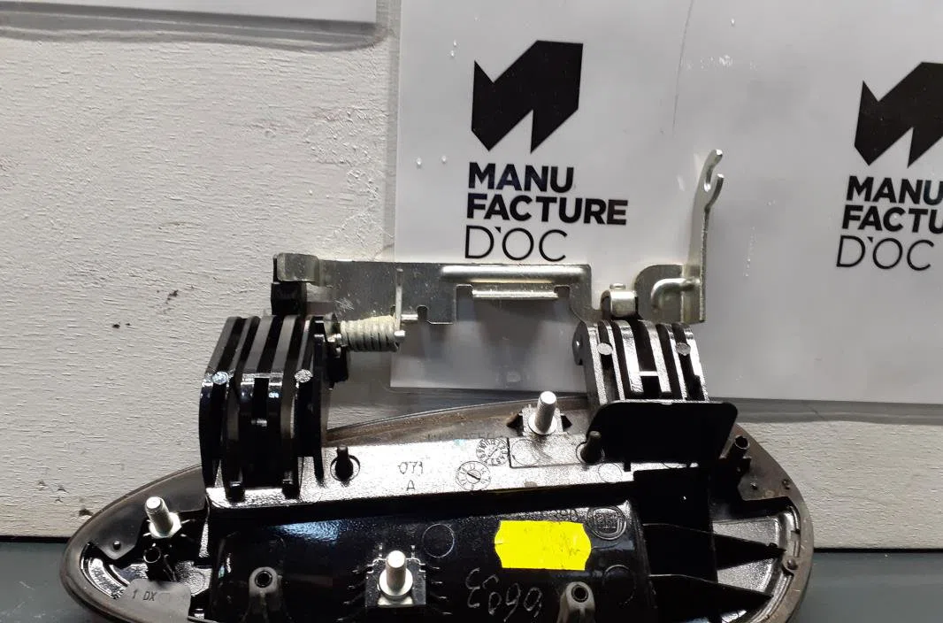 Poignee ext porte avd Fiat PUNTO (199_) 1.2 (199axz1a, 199bxz1a) (2012) occasion