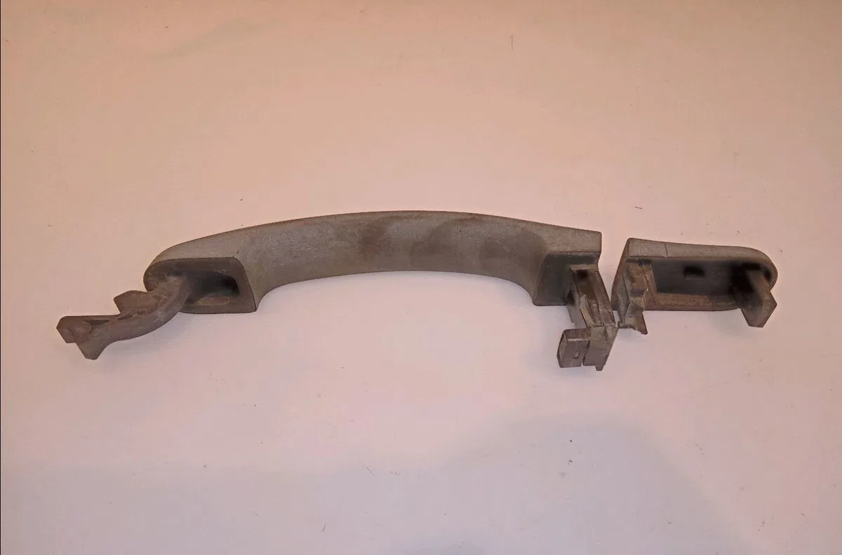 Poignee ext porte avd Ford FIESTA V (JH_, JD_) 1.4 tdci (2001-2008) 5 portes occasion