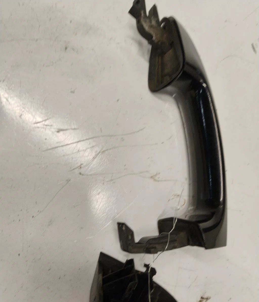 Poignee ext porte avd Ford FIESTA VI (CB1, CCN) 1.4 tdci (2010-2012) 3 portes occasion